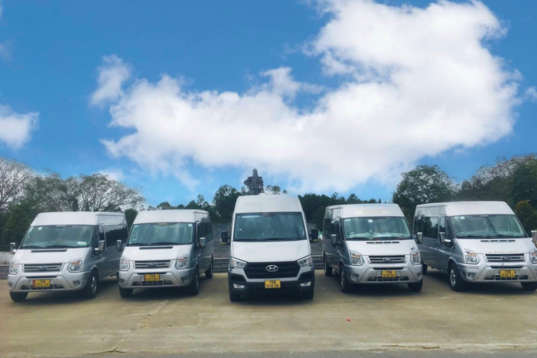 Hue: Privé autotransfer van Chan May haven naar Hoi An