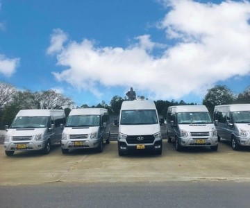 Dong Hoi: Shared Car Transfer to City Center