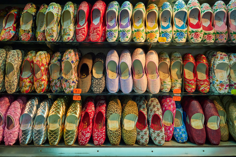 Small Group Tour: Hidden Gems of Old Hong Kong