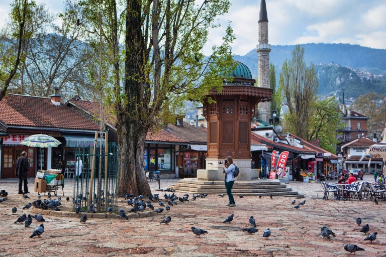 Sarajewo: wycieczka z przewodnikiem po Starym Mieście, twierdzy i górze TrebevicWspólna wycieczka z biletami na kolejkę linową