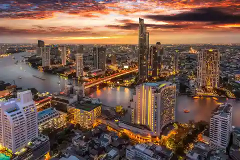 Bangkok: Tuk-Tuk-Fahrt, Wat Arun und Blumenmarkt Tour