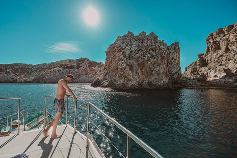 Cala Ratjada: Bootsfahrt mit Getränken und Abendessen