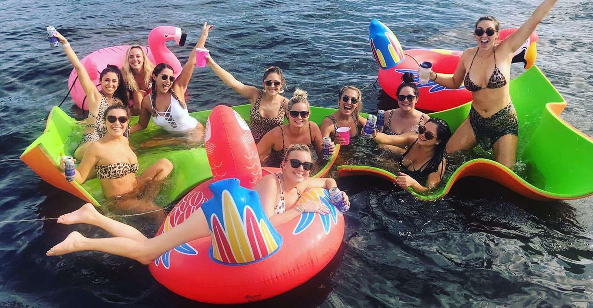 Party Pontoon Boot mit Kapitän, Privat bis 12ppl - Hizvo