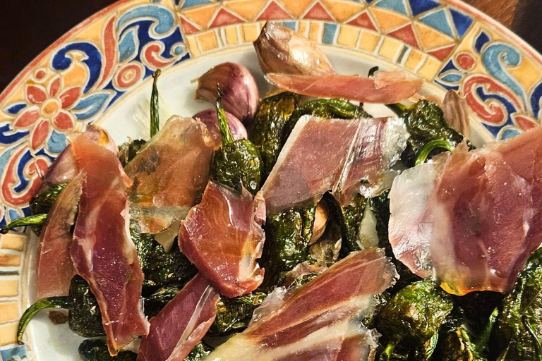 Malaga: Local Tapas Tour into Real Andalusian Culture Malaga: Local Tapas Tour into Real Andalusian Culture -ITA