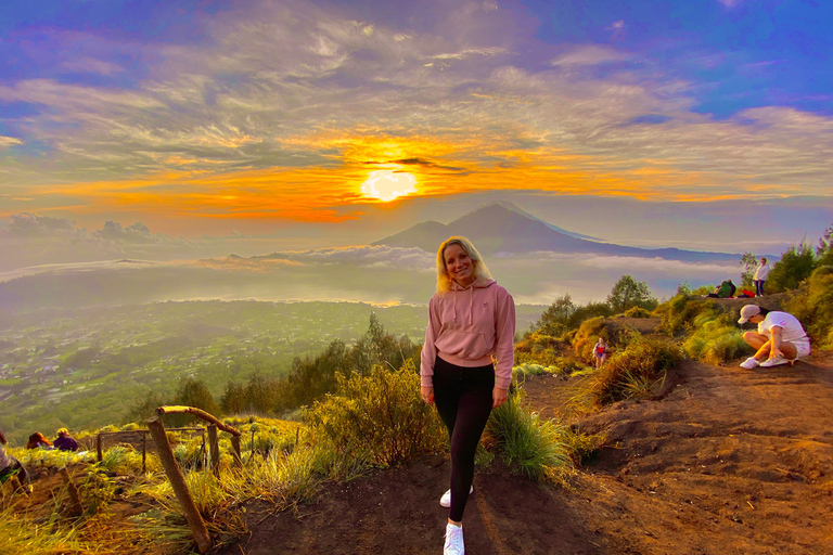 Escalada ao nascer do sol no Monte Batur com guia profissionalCom serviço de traslado do hotel, tudo incluído