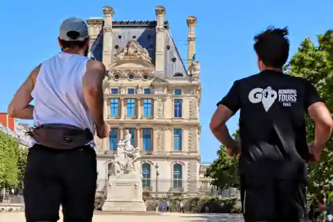 Paris: Must-See 8K Running Group Guided Tour