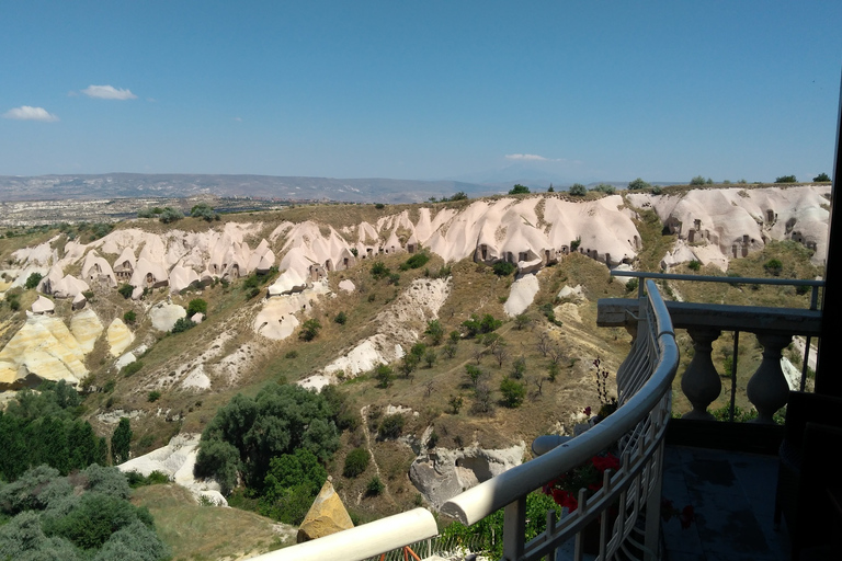 Capadocia: Tour Rojo de Día Completo con Guía Profesional Inglés