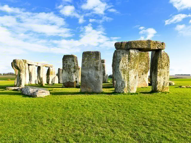 From London: Stonehenge and Bath Full-Day Tour with Guide