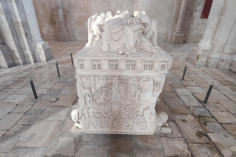 From Lisbon: Medieval Tour, Batalha, Tomar, Alcobaça, Óbidos Private Tour Option