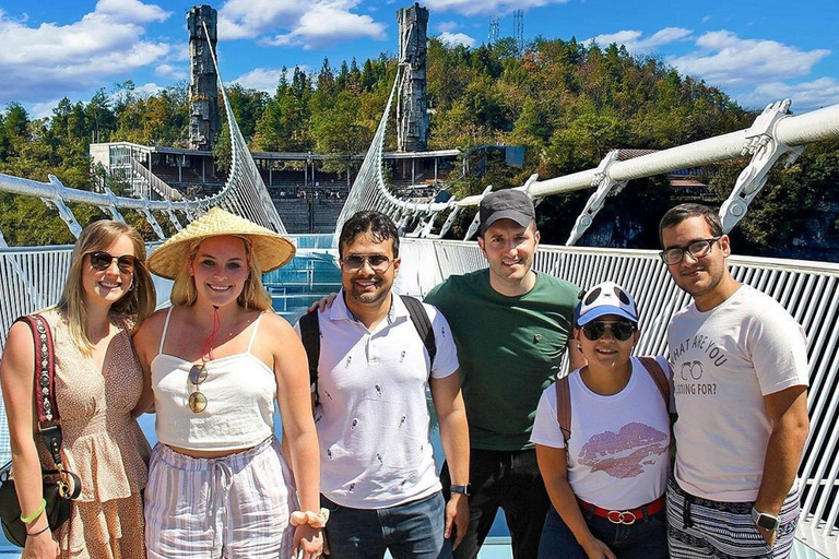 Zhangjiajie 2-Day Tour with Sunrise & Hidden Trails Zhangjiajie 2-Day Tour with Sunrise & Hidden Trails