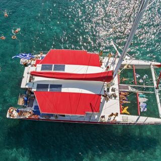 Santorini: tour in catamarano, enoteca e tramonto a Oia