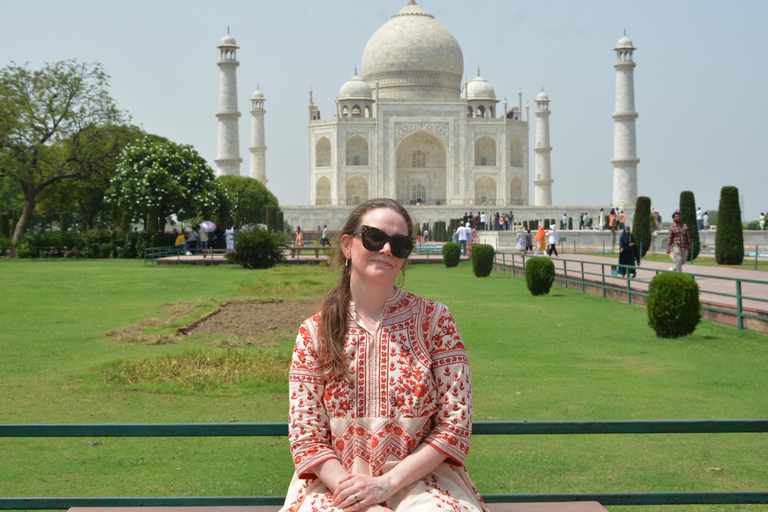 Agra: voorrangsticket voor de Taj Mahal met gidsoptieAlleen toegangsbewijs voor de Taj Mahal
