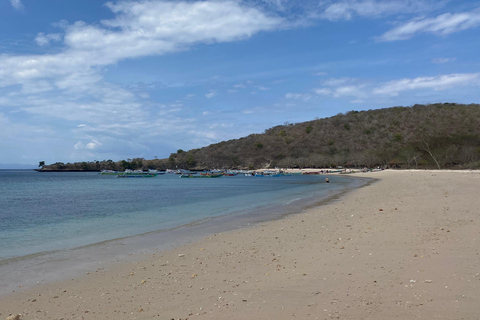 Lombok: Pink Beach and Snorkeling Trip With Lunch Lombok: Pink Beach and Snorkeling Trip With Lunch