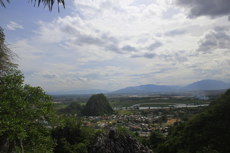 Shuttle-Bus zum Marmorberg und nach Hoi An von Da Nang ausShuttle Bus Marble Mountain - Hoi An bei Nacht von Da Nang