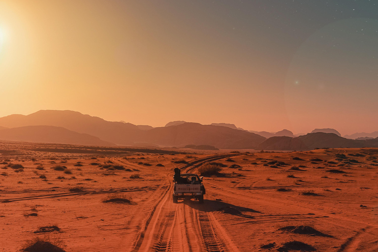 Wadi Rum: 3 uur durende hoogtepunten jeeptocht in de woestijn