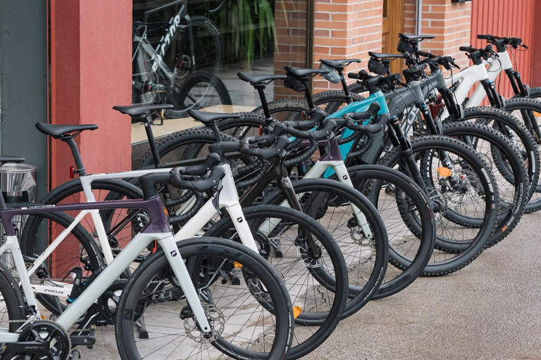 Hyr din cykel hos oss så hjälper vi dig att upptäcka Gipuzkoa.