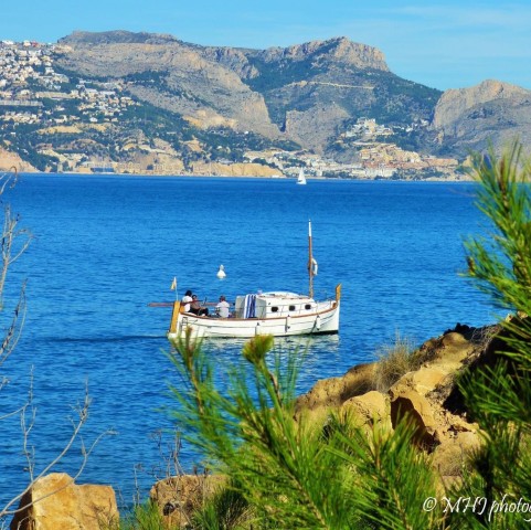 Visit Altea fishing charter in a traditional Mediterranean boat in Altea
