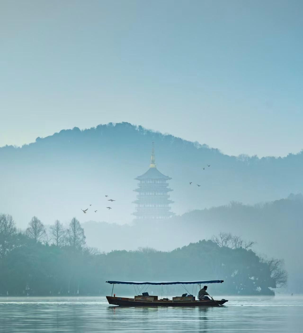 Hangzhou: Luxuriöse Bootsfahrt auf dem Westsee mit Insel-Ticket