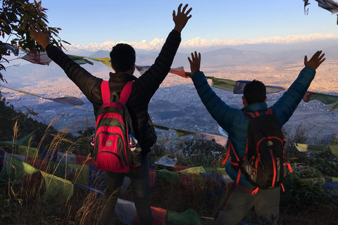 كاتماندو: رحلة مشي بصحبة مرشد إلى تلة تشامباديفي مع وجبة غداء