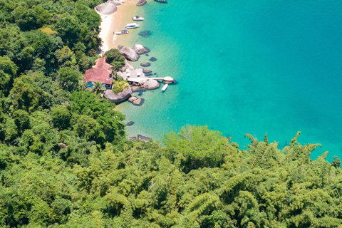 Shared speedboat tour of 6 islands and paradise beaches in Paraty Shared speedboat ride to 6 islands and paradise beaches in Paraty