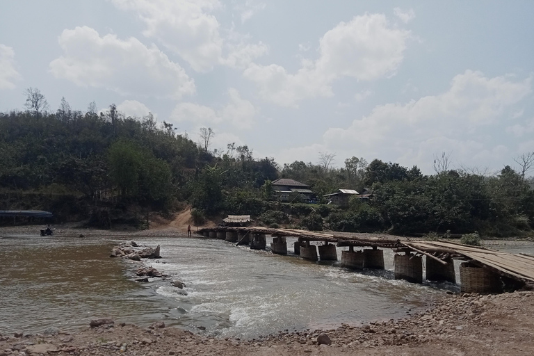 Luang Prabang: 3-Day Plain of Jars & Vang Vieng Tour