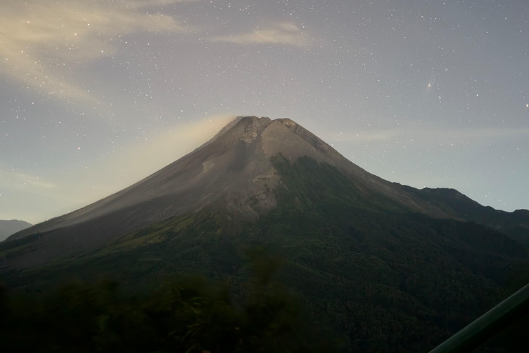 Yogyakarta : Turgo Hill - Vue imprenable sur les coulées de lave du mont MerapiYogyakarta : colline de Turgo - Vue imprenable sur le volcan Merapi