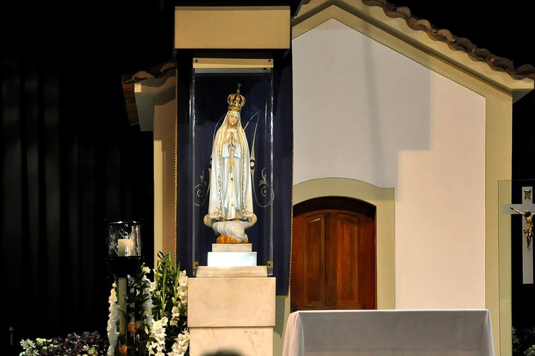 Private transfer from Porto to Lisbon (or vice versa) with up to 4 cultural stops Porto to Lisbon (or Lisbon to Porto) Private Tour with 2 Stops