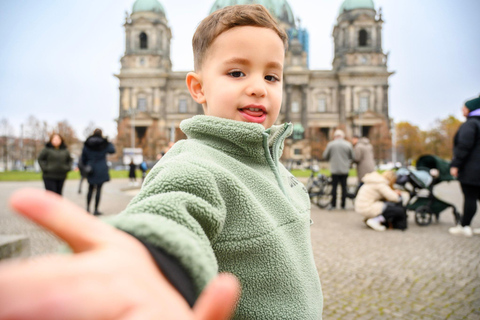 Berlin: Private Photoshoot with Professional Photographer