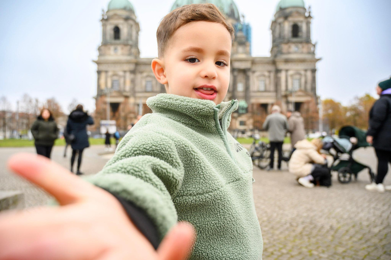 Berlin: Private Photoshoot with Professional Photographer