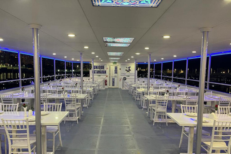 Jantar em cruzeiro Dhow de luxo na Marina de Dubai (catamarã)