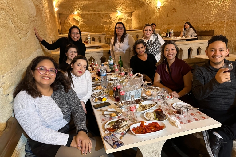 NIEUWJAAR Traditionele Turkse Nachtshow en Diner