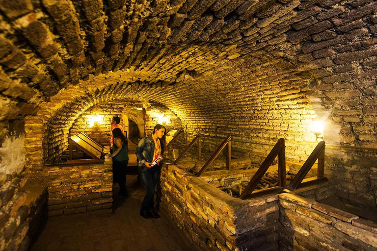 Tour door Lima met een bezoek aan de catacomben van San Francisco.