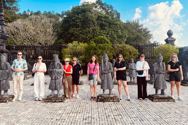 Hue Tailored Sightseeing Day Trip-Private Chauffeur Service Option 7: Round-trip transfer from Hue to Phong Nha