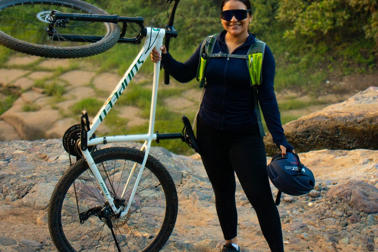 Mountain Bike Sightseeing Tour to the Salto de Malacatiupán