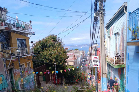 Valparaiso sightseeing tour by car: comfortable, safe, and flexible