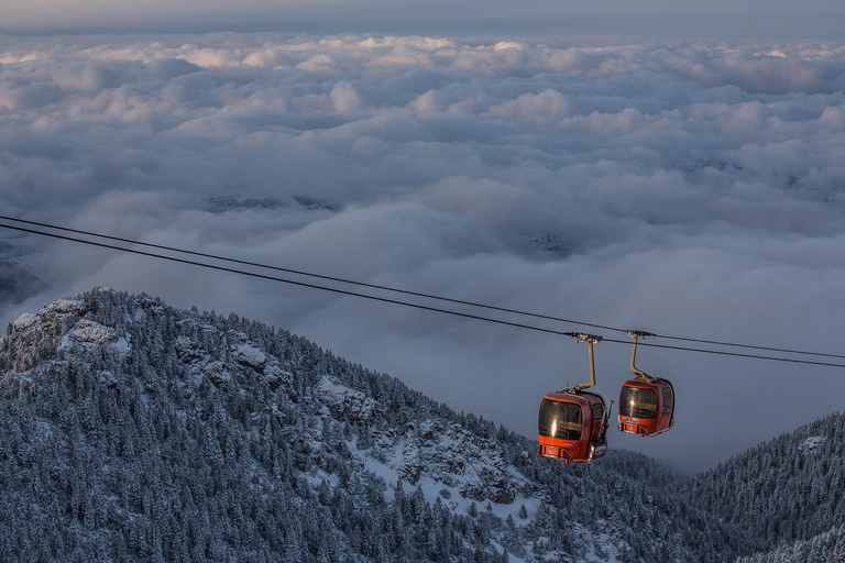 Excursion d&#039;une journée : Ski à Borovets et détente dans les piscines thermales et le sauna