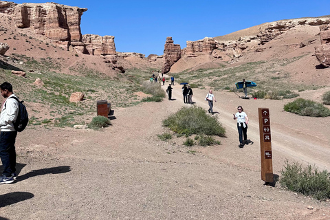 Prywatne: Charyn &amp; Black Canyons oraz Kolsay &amp; Kaindy Lakes.