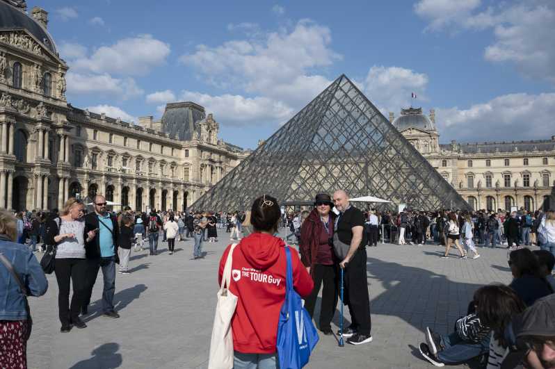 Paris Semi Private Walking Tour: Louvre, Eiffel Tower & Boat