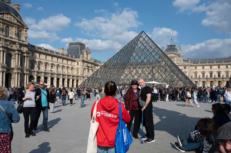 Paseo Semi Privado por París: Louvre, Torre Eiffel y Barco