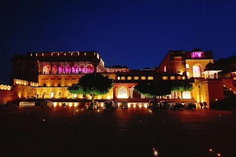 Jaipur: Evening Guided Tour with Monkey Temple