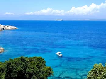 Strait of Bonifacio: Private Boat Tour with Aperitif