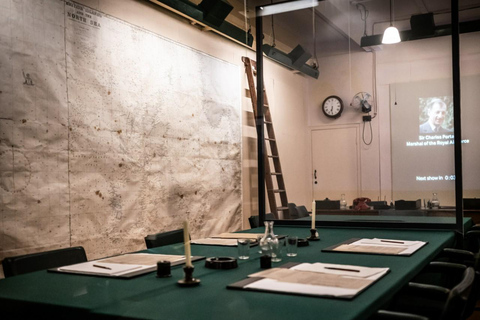 London: Big Ben, Churchill War Rooms & Buck'ham Palace Tour