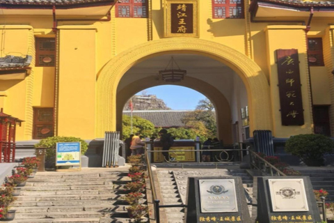 Guilin: Duxiu Peak and Royal City Entry Ticket(Opt Guide) Admission Ticket + English-speaking local guide service