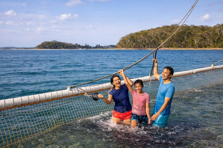 Port Stephens: Dolphin Discovery Cruise