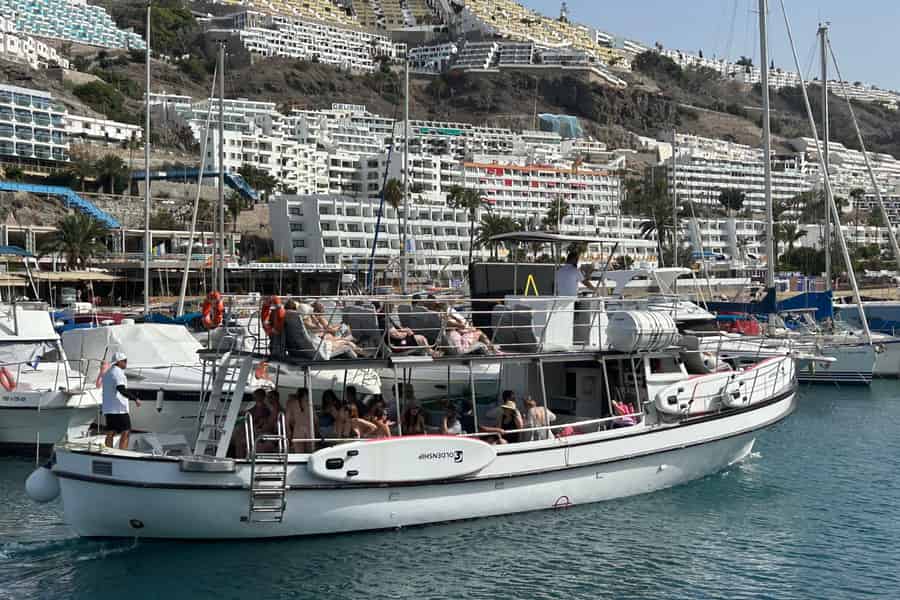 Puerto Rico, Gran Canaria: Bootsausflug, Getränke, Essen, Paddle-Surf, Schnorcheln. Foto: GetYourGuide