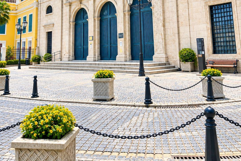 Macau: Guided Heritage & Local Flavors Walking Tour