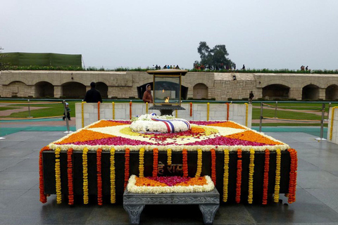 Delhi: Antigua y Nueva Delhi Tour Privado de Día Completo o Medio DíaTour privado de un día entero por la Vieja y la Nueva Delhi, todo incluido