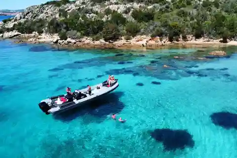 La Maddalena: 7 isole 7 fermate Tour guidato di un giorno intero