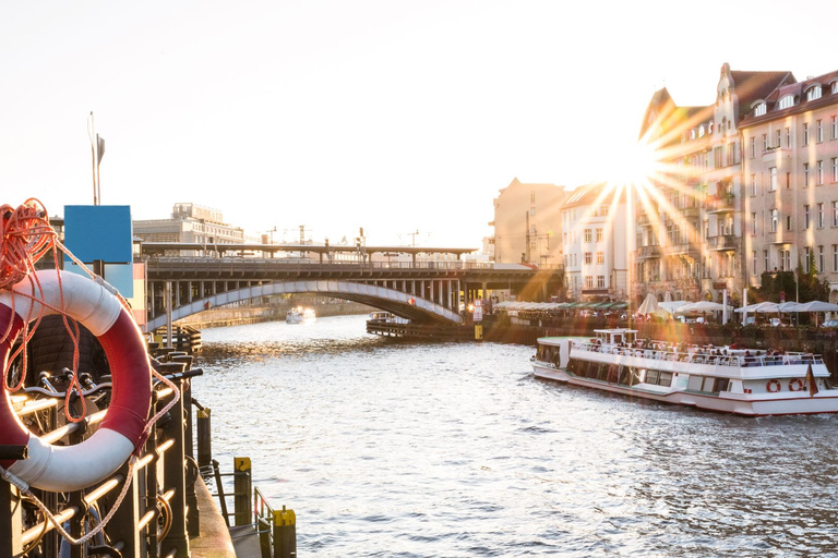Cruzeiro de barco sem fila e visita guiada ao centro histórico de BerlimCruzeiro de barco sem filas e visita guiada ao centro histórico de Berlim
