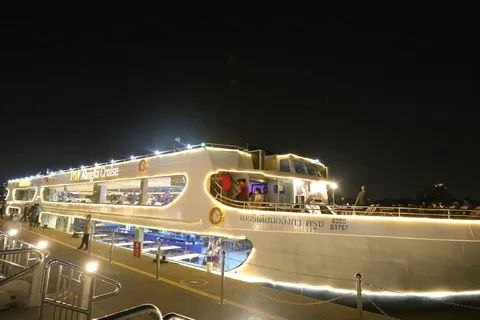 Bangkok: Viva Alangka Chao Phraya Dinner Cruise